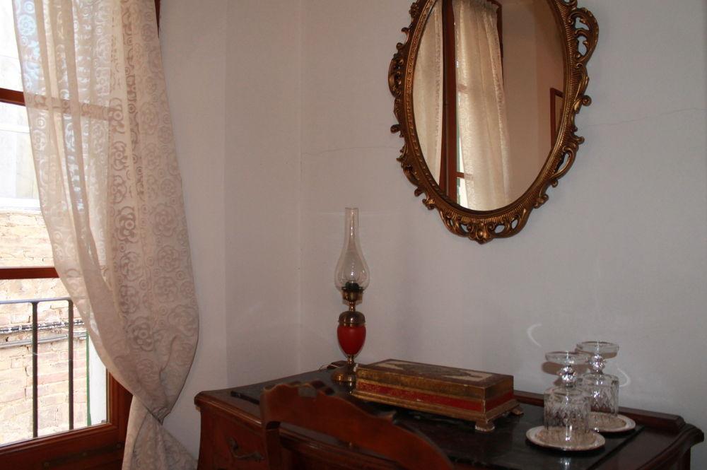 Palazzo Masi Bed & Breakfast Siena Exterior photo